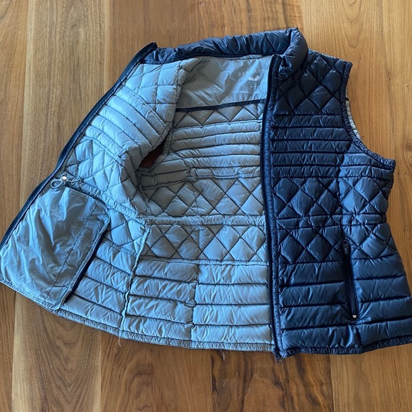 Quilted Black Down Vest size L - Picture 4 of 7